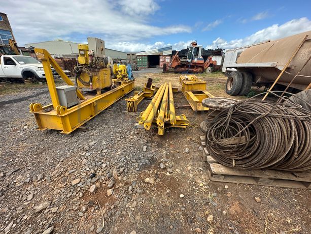 Teleférico com sistema de elevação e transporte de carga