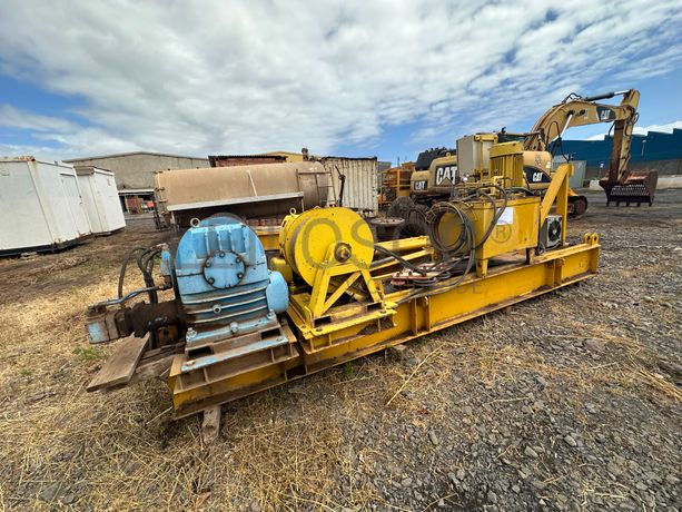 Teleférico com sistema de elevação e transporte de carga