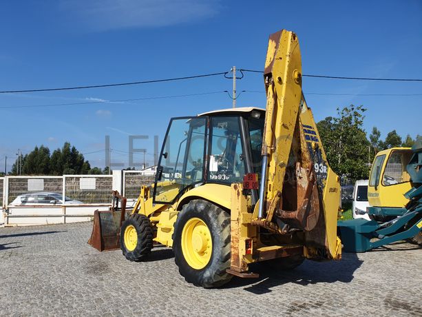 Retroescavadora Komatsu W93 R · Ano 2004