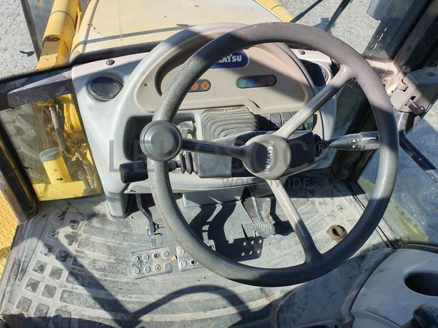 Retroescavadora Komatsu W93 R · Ano 2004