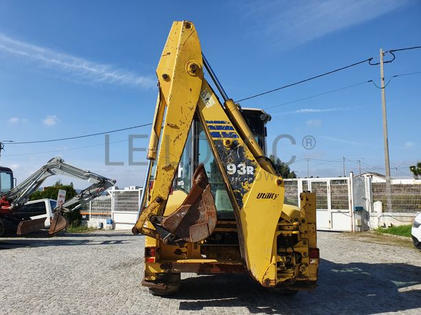 Retroescavadora Komatsu W93 R · Ano 2004