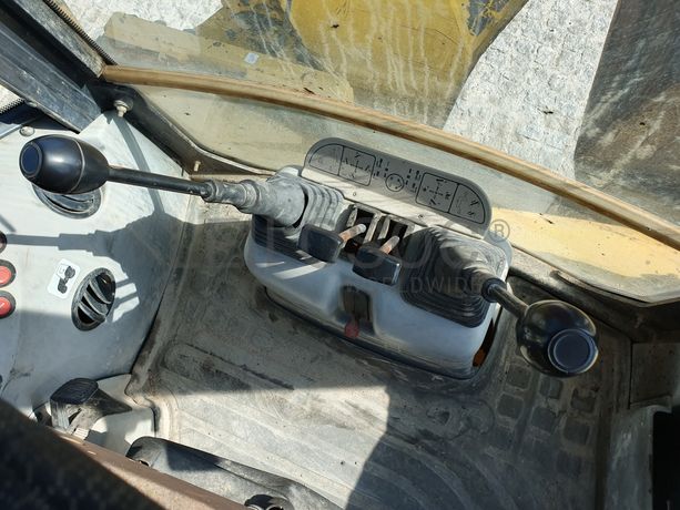 Retroescavadora Komatsu W93 R · Ano 2004