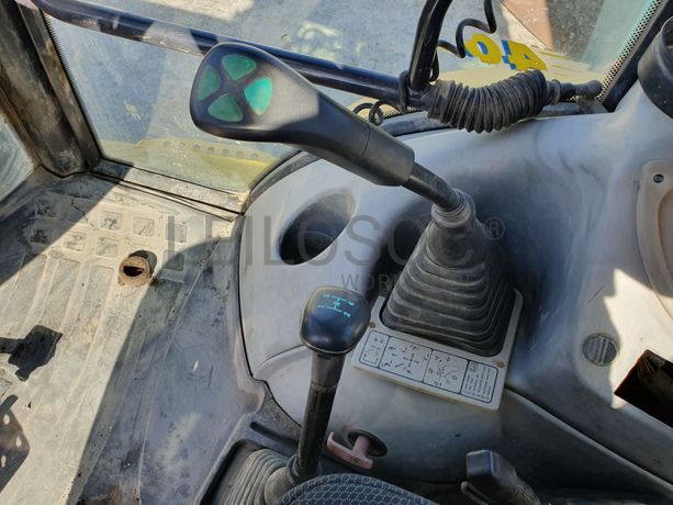 Retroescavadora Komatsu W93 R · Ano 2004