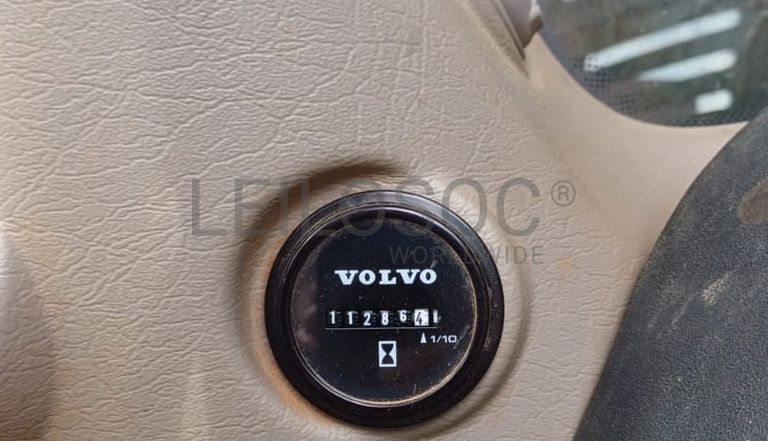 Escavadoras Volvo EC 220DL · Autocarregador florestal Ecolog 574C