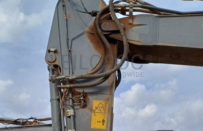 Escavadoras Volvo EC 220DL · Autocarregador florestal Ecolog 574C