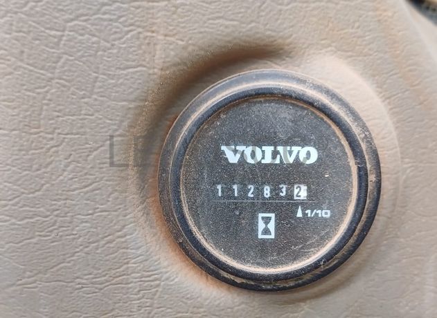 Escavadoras Volvo EC 220DL · Autocarregador florestal Ecolog 574C