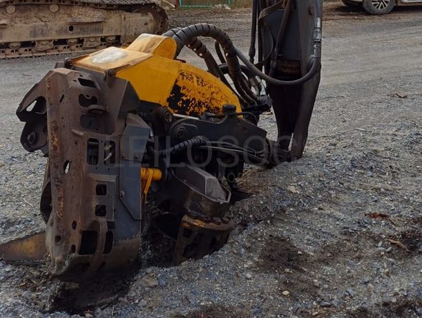 Escavadoras Volvo EC 220DL · Autocarregador florestal Ecolog 574C