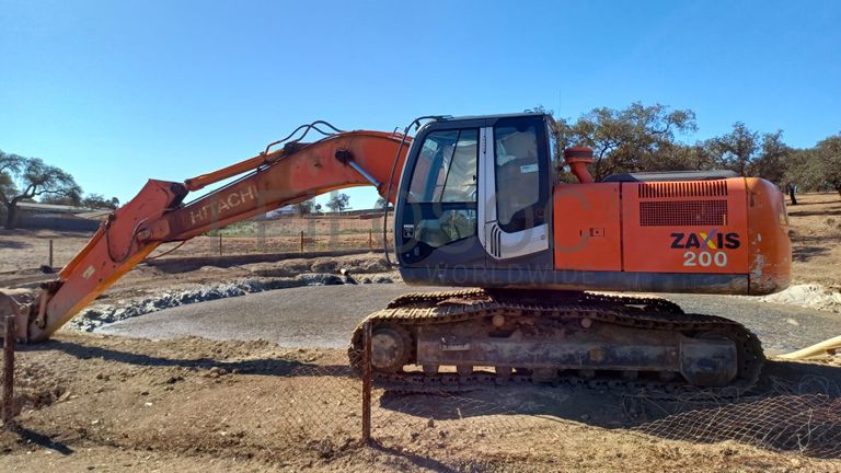 Escavadora Hitachi Zaxis ZX 200