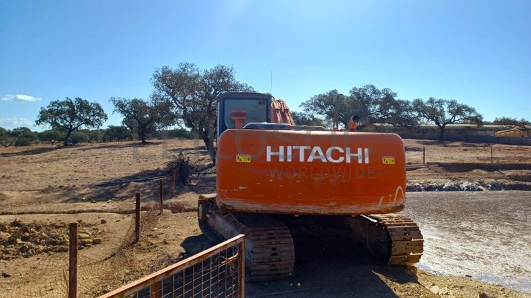 Escavadora Hitachi Zaxis ZX 200