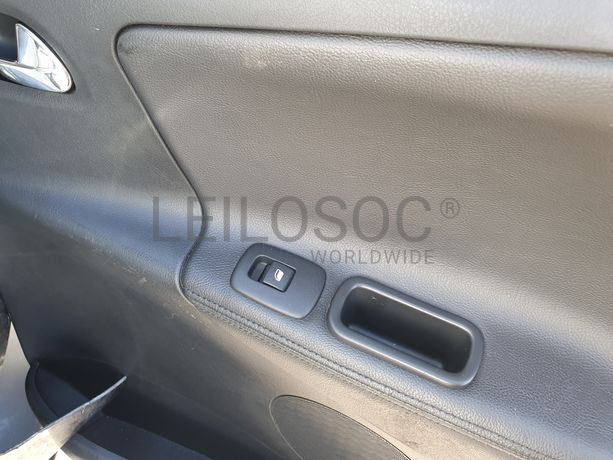 Peugeot 207 · Ano 2012