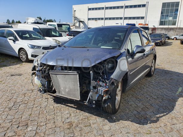 Peugeot 207 · Ano 2012