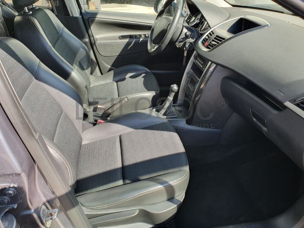 Peugeot 207 · Ano 2012