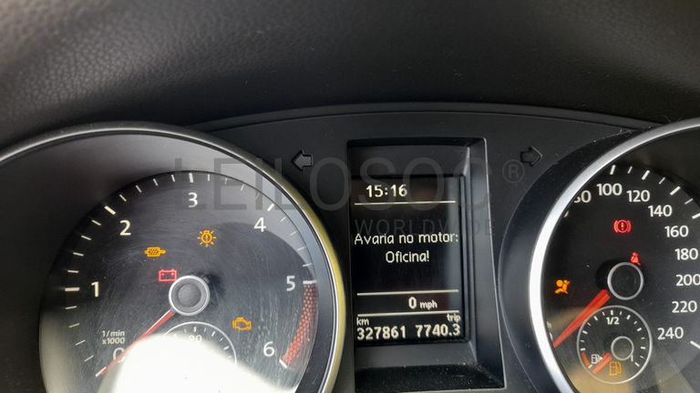 Volkswagen Golf 1.6 TDI · Ano 2011