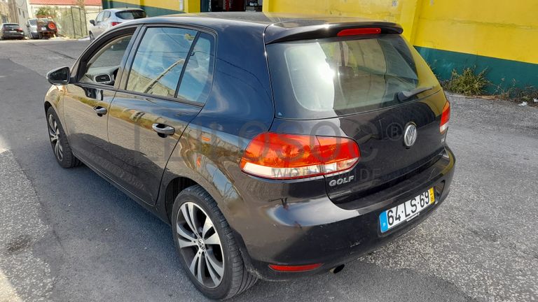 Volkswagen Golf 1.6 TDI · Ano 2011