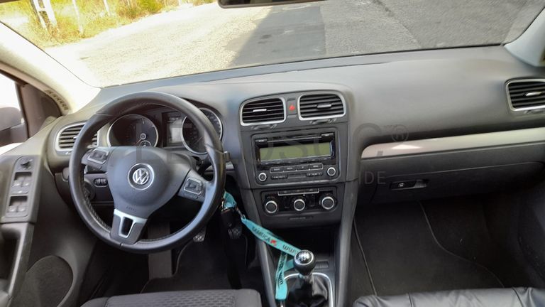 Volkswagen Golf 1.6 TDI · Ano 2011