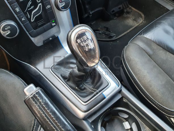 Volvo V40 · Ano 2013