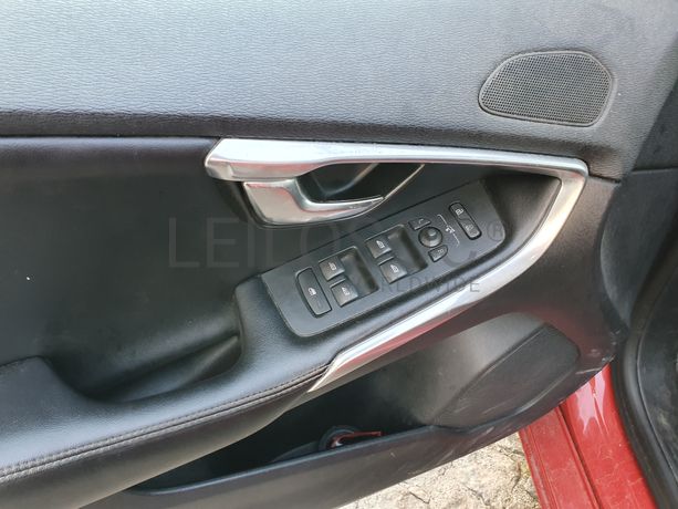 Volvo V40 · Ano 2013