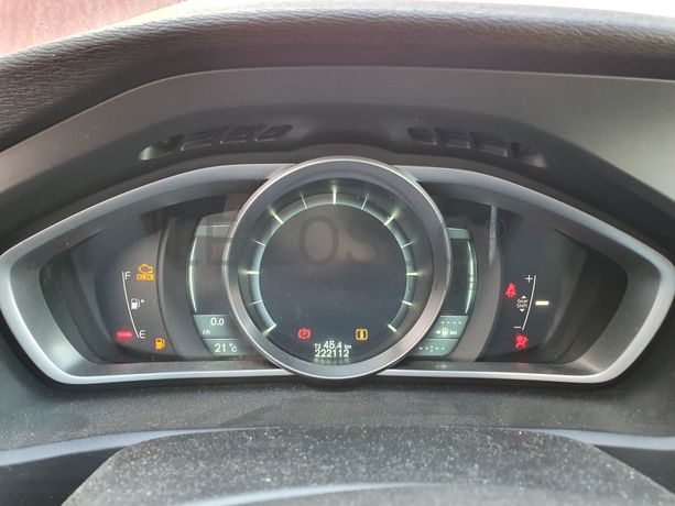 Volvo V40 · Ano 2013