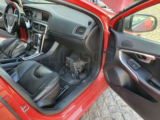 Volvo V40 · Ano 2013