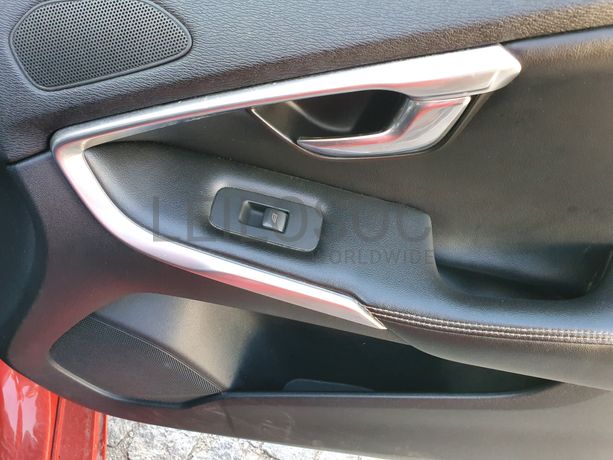 Volvo V40 · Ano 2013