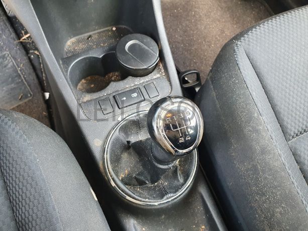 Skoda Fábia 1.6 TDI · Ano 2010