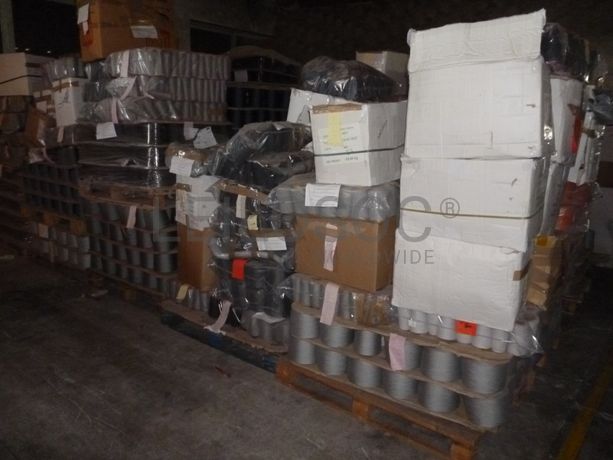 Lote de malha, fio e acessórios · Diversos