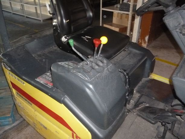 Empilhador elétrico