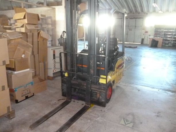 Empilhador elétrico