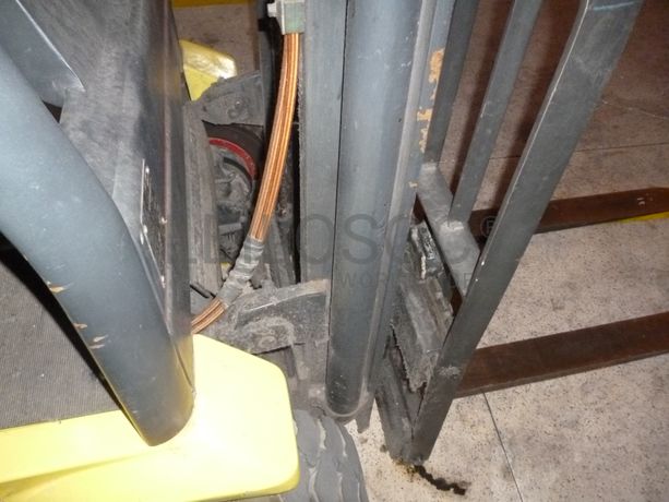 Empilhador elétrico