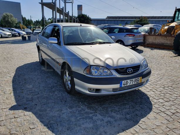 Toyota Avensis · Ano 2001