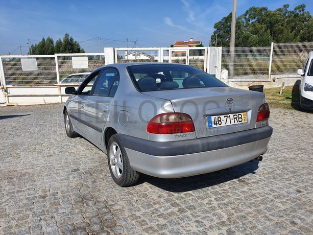 Toyota Avensis · Ano 2001