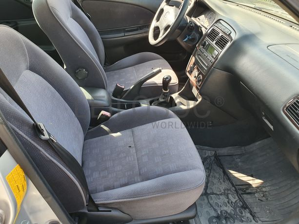 Toyota Avensis · Ano 2001