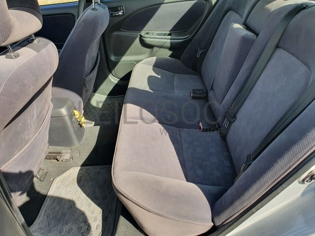 Toyota Avensis · Ano 2001