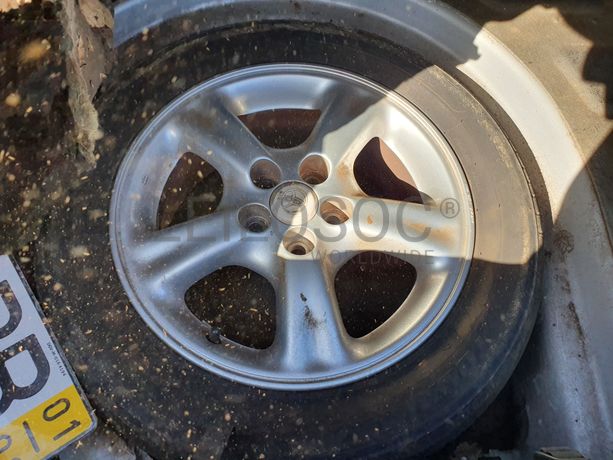 Toyota Avensis · Ano 2001