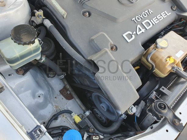 Toyota Avensis · Ano 2001