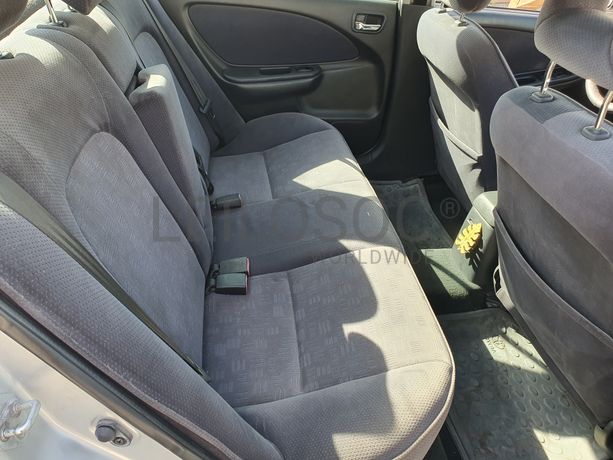 Toyota Avensis · Ano 2001