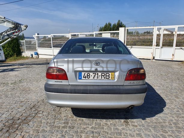 Toyota Avensis · Ano 2001