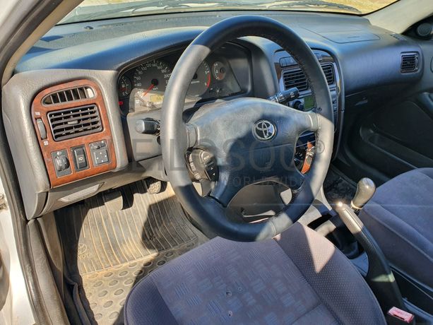 Toyota Avensis · Ano 2001