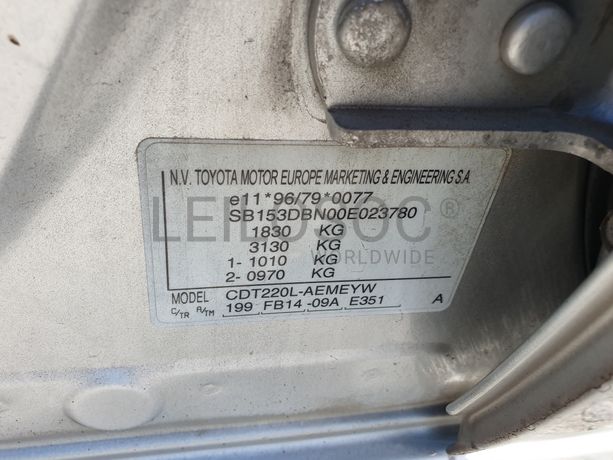 Toyota Avensis · Ano 2001