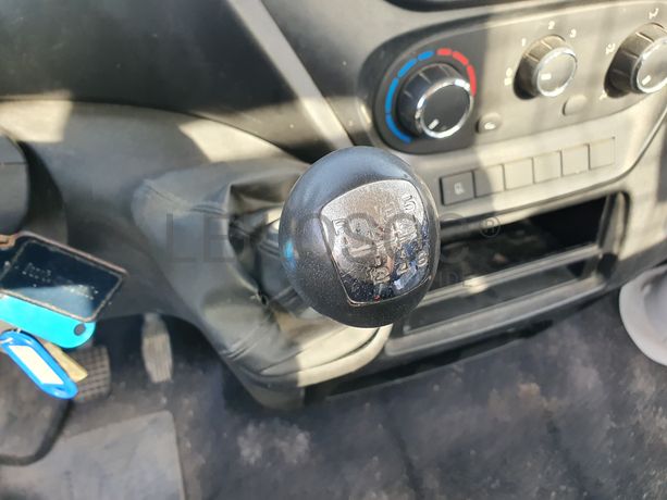 Iveco Daily 35C15 · Basculante · Ano 2017