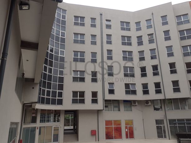 Escritórios + Lugares de Garagem · Porto