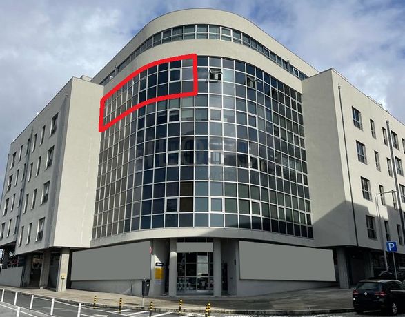 Escritórios + Lugares de Garagem · Porto