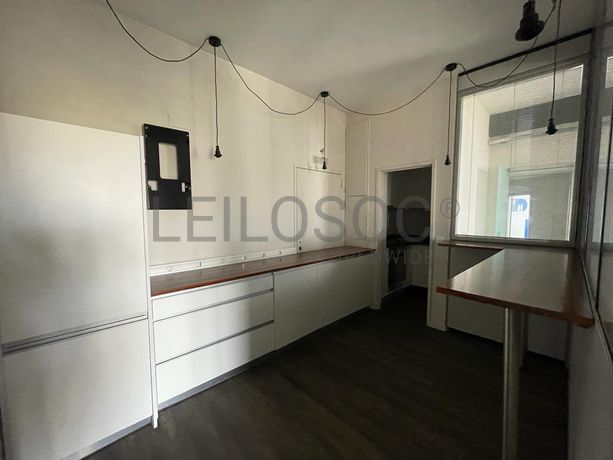 Escritórios + Lugares de Garagem · Porto