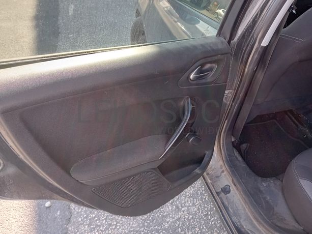 Peugeot 208 · Ano 2012