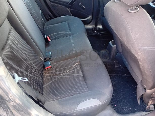 Peugeot 208 · Ano 2012