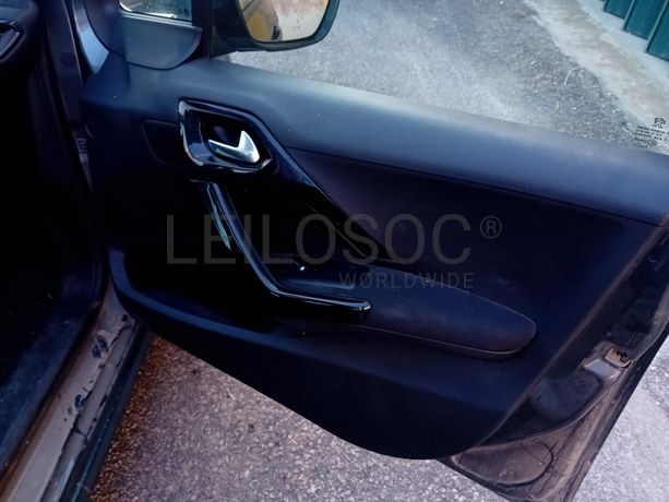 Peugeot 208 · Ano 2012