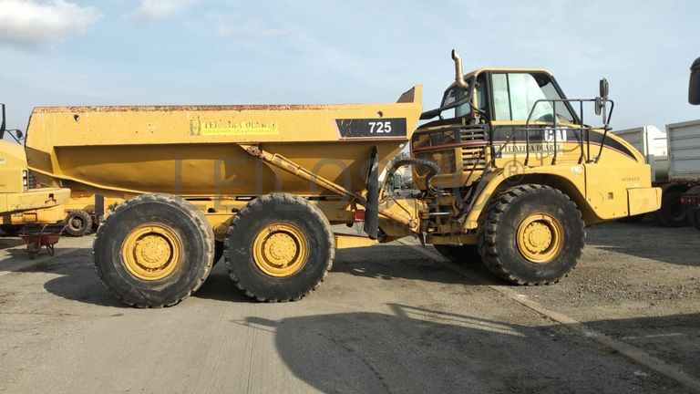 Dumper 25 T (6x6) CAT 725