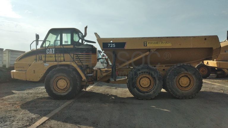 Dumper 25 T (6x6) CAT 725
