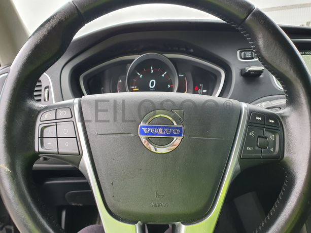 Volvo V40 · Ano 2016
