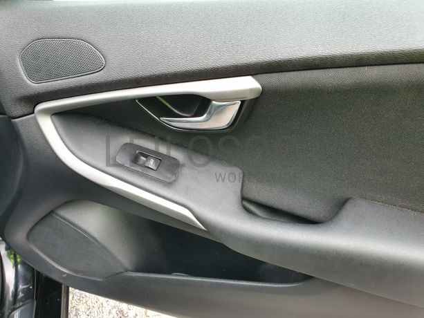 Volvo V40 · Ano 2016